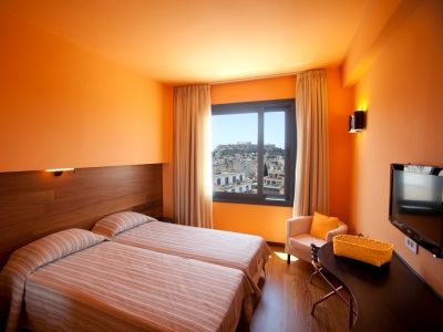 Center Square Hotel 3*
